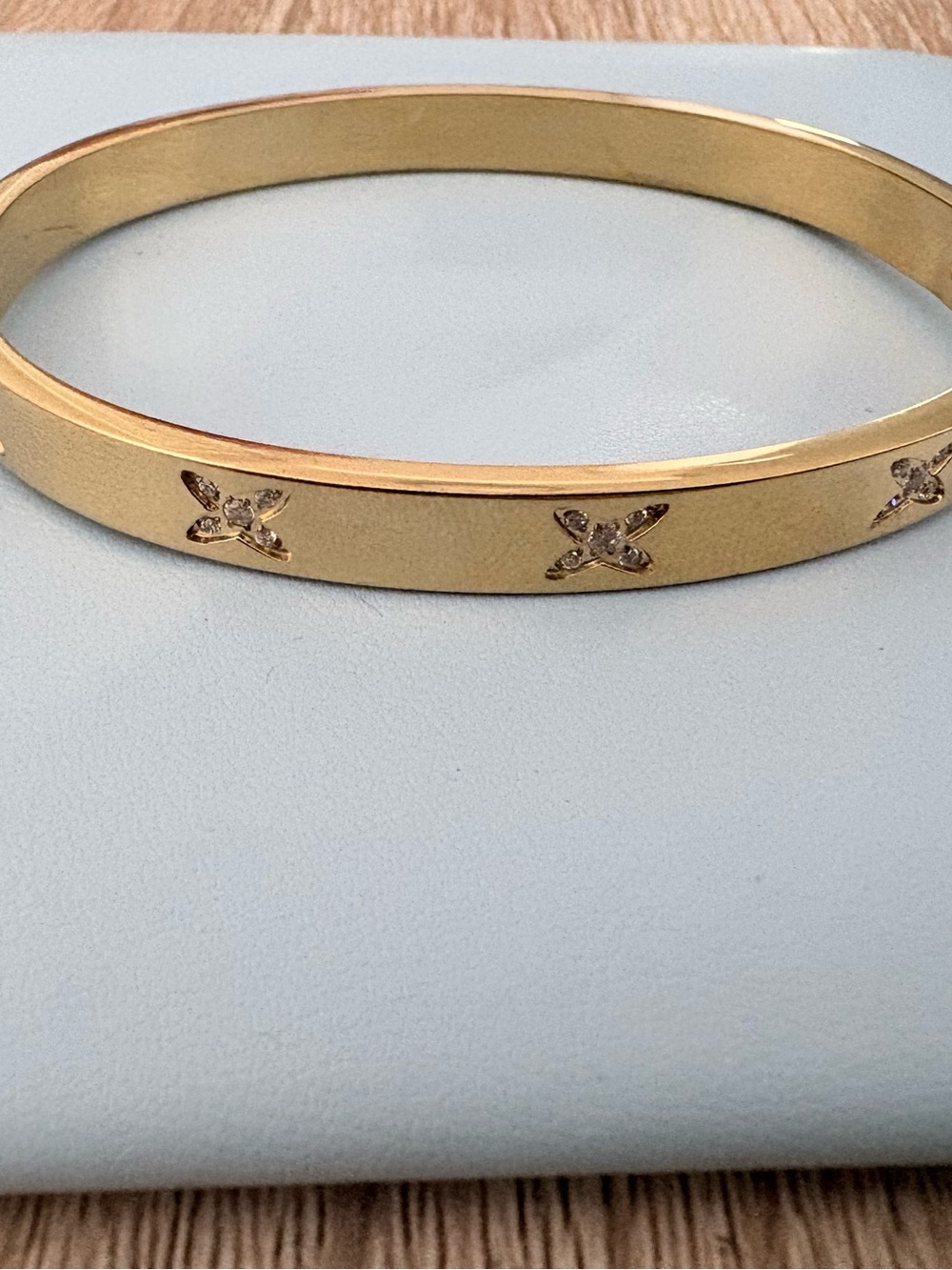 Lucky Me Clover Gold Bangle